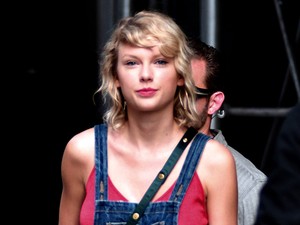 Taylor Swift visszafiatalodott!