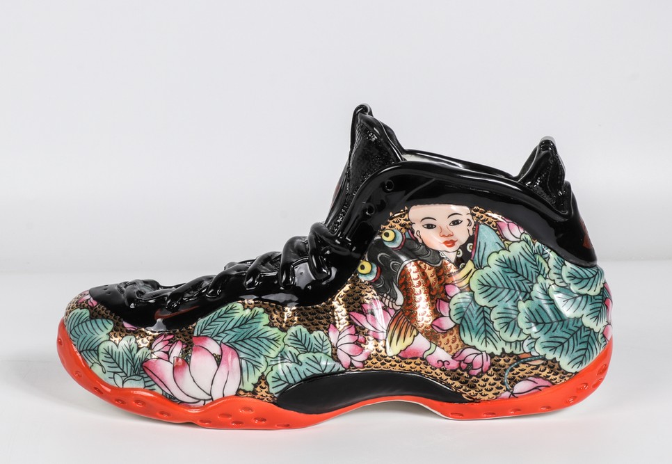 A kínai hagyományokat és a mondern sneakerkultúrát ötvözi Oversize Guo