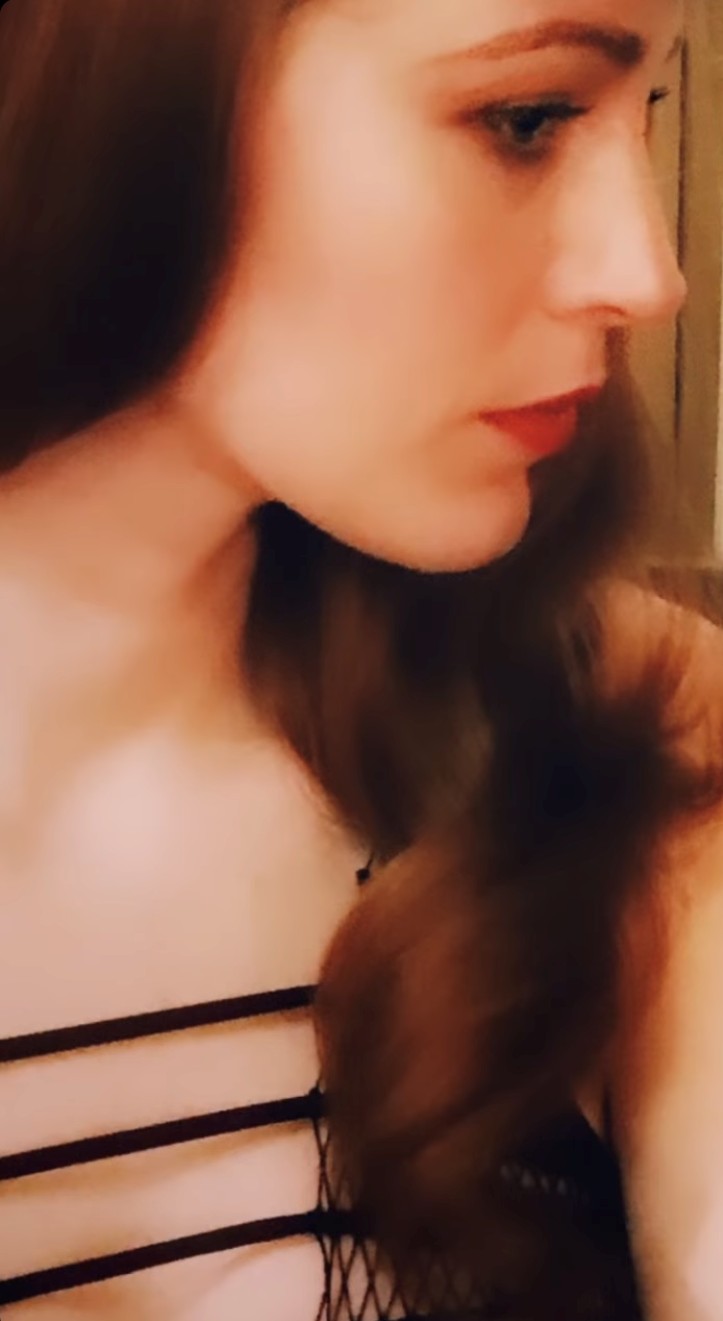 Blake Lively barnára festette gyönyörű szőke fürtjeit 