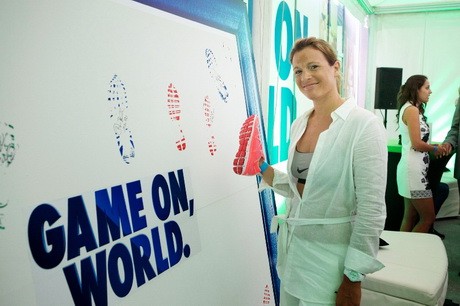 Kovács Ági is ott hagyta láb- és kézjegyét