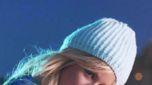 Ellie Goulding fénylő cipőjét azonnal akarjuk!