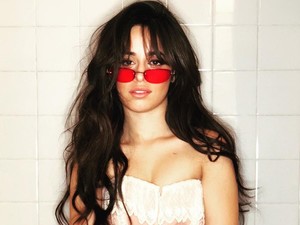 Azta! Camila Cabello három nap alatt három extrém hajszínt mutatott!