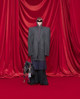 Balenciaga 2024 tavaszi-nyári kollekció
