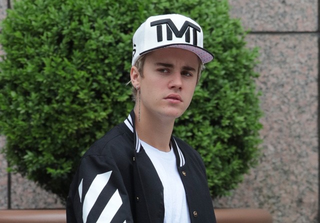 justin bieber, nicola peltz, randi, popsztár, selena gomez, szakítás, járás