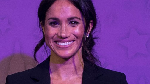 Így se láttad még: Meghan Markle kis kötényben főzőcskézik