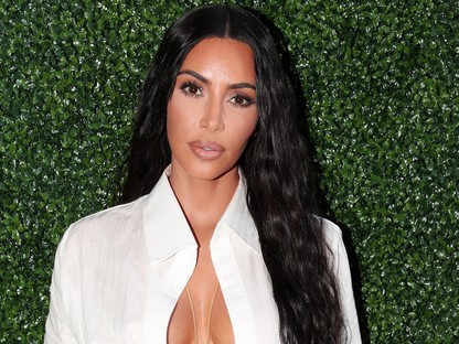 Kim Kardashian MEGINT új frizurával hódít - Még soha nem volt ilyen rövid a haja