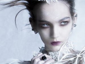 „Merj nő lenni!” – Ezt üzenik a Faludi G ékszerek: üvegbe zárt kreativitás, ami azonnal magával ragad