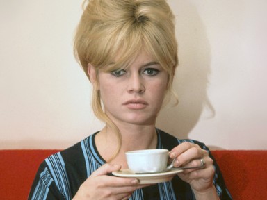 Ez tényleg ő lenne? Így néz ki ma a 91 éves Brigitte Bardot, a '60-as évek legmerészebb színésznője