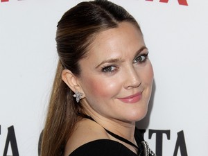 Annyira tökéletes Drew Barrymore kis feketéje