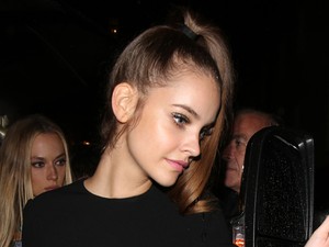 Palvin Barbi szexi kis feketében bolondította a nagymenő sztárokat