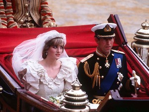 Te észrevetted? Ez a kínos szépségbaki tette tönkre Diana hercegné királyi esküvőjét