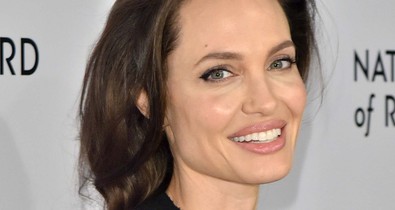 Elképesztően nagyok már Angelina Jolie gyerekei! Elkísérték a díjátadóra!