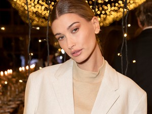 Hailey Bieber szebb és szőkébb mint valaha