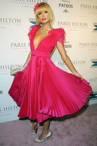 paris-hilton-200x-d00002C7F3994dcaad359.jpg