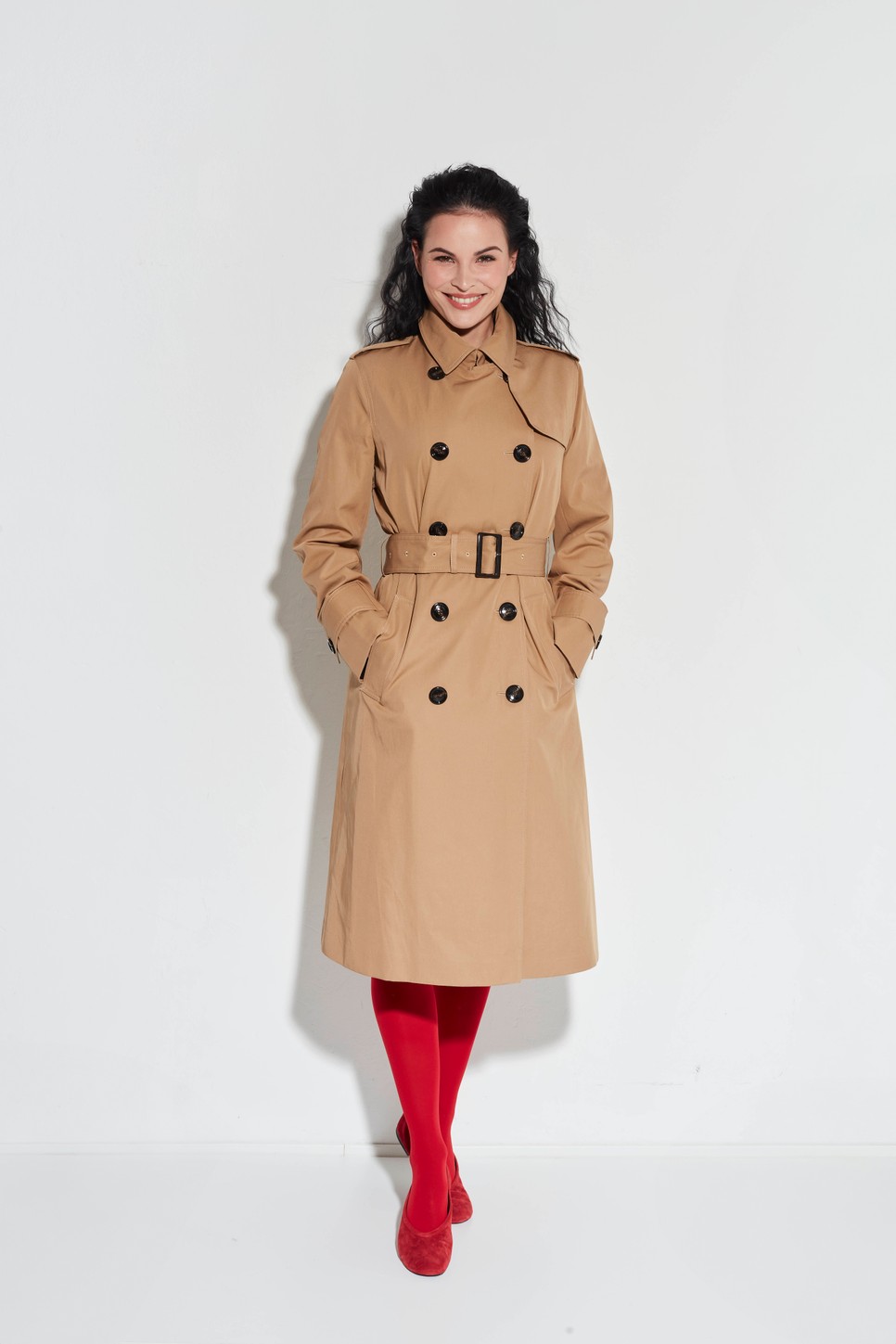 Nádai Anikó számára fontos, hogy a magánélete ne legyen terítéken – Kabát RESERVED, Harisnya CALZEDONIA, Cipő MASSIMO DUTTI