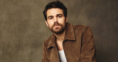 Újra megnősült a Vámpírnaplók színésze, ez a gyönyörű nő Paul Wesley felesége