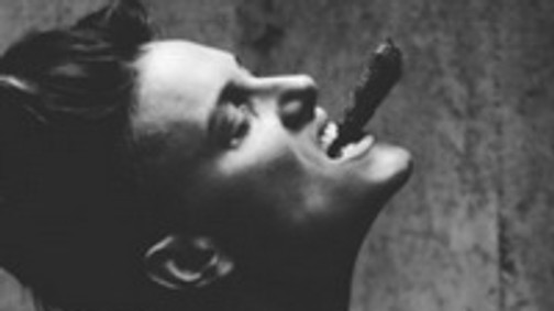 Az első nő, aki férfimodell lett!