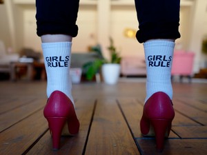 „A feminizmus egy szekta, csináljunk inkább lányokról meztelen fotókat!” - Na ezért fontos a nők szava a technológiában!