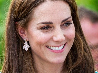 Kate Middleton a legszuperebb ruhában mutatta be legújabb kertjét