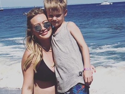 Hilary Duff az anyák szégyene lett, amiért szájon csókolta kisfiát