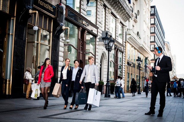 A Fashion Street nem vár januárig, már idén decemberben megújult!