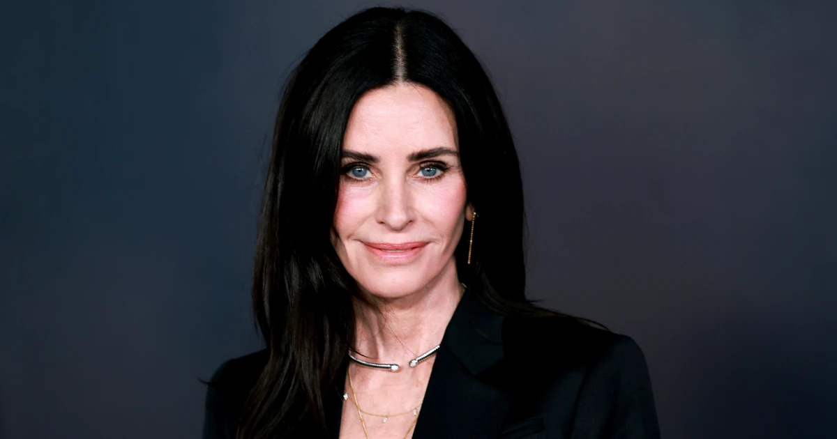 Courteney Cox megmutatta, milyen egy 62 éves nő teste filterek és tökéletes beállítás nélkül