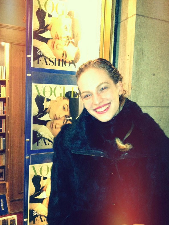 Vanessa harmadik olasz Vogue címlapjával pózol