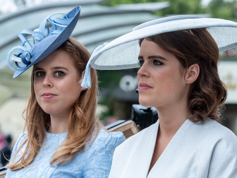 Egy egész világ előtt alázták porrá Beatrix és Eugénia hercegnőt, erre még sosem volt példa