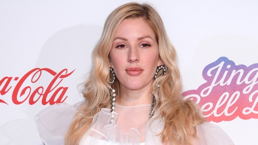 Ellie Goulding papicipőt húzott, és az eredmény egészen mókás