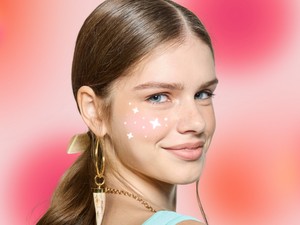 Te tudod, milyen árnyalatú pirosító illik hozzád? Szépségszerkesztőnk segít kideríteni