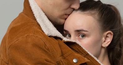 „Ha a barátnőm leszel, úgyis át kell formálni a ruhatáradat”