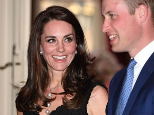 Kate Middleton álomszép, fokozhatatlanul gyönyörű volt a párizsi fogadáson