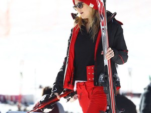 Készülünk a síszezonra! Nézd, mit viselnek a sztárok a pályán