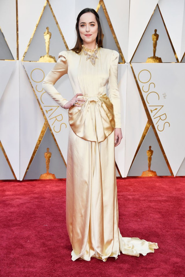 Dakota Johnson Oscar 2017