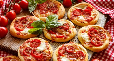 Napi recept: zárd házi mini pizzával az évet! Kötelező partikellék