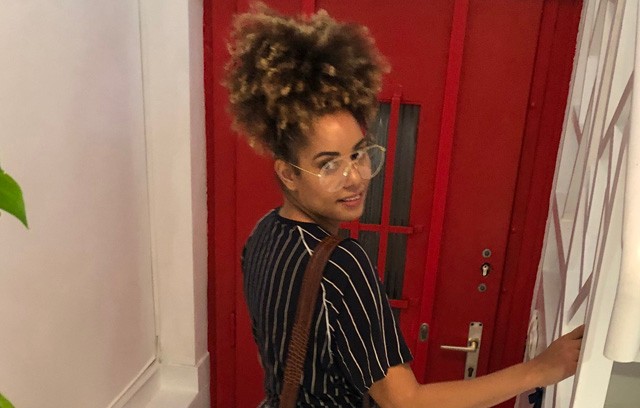 Bianca szettje szuper, de az ennivaló kisfia ellopja a show-t