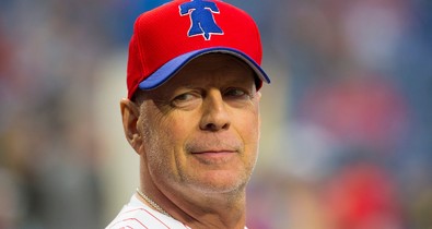 Bruce Willis friss fotójától összeszorul a szíved: a demenciával küzdő színész végre boldogan mosolyog