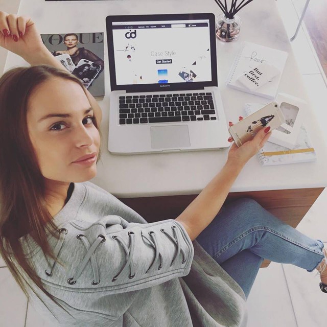 mycaseid, telefontok, kallo jennifer, ajándék