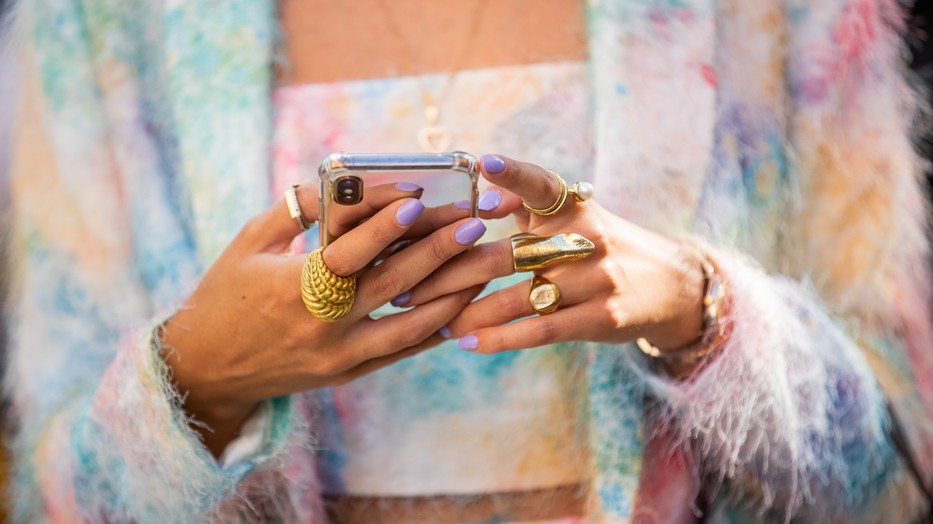 Telefonturkálók: Miért akarunk belenézni a másik telefonjába?