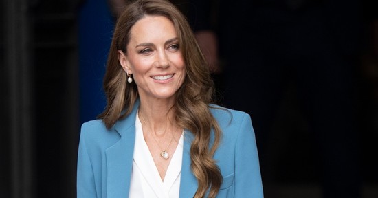 Katalin hercegné pöttyös ruhája mag az álom, mintha Diana hercegnét látnánk