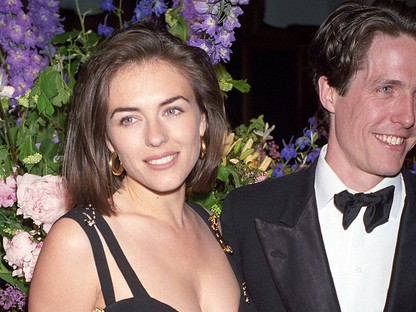 Liz Hurley 17 éves fia édesanyja híresen szexi Versace ruháját viselte újra egy eseményen