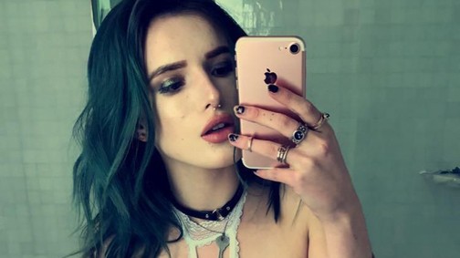 Élőben közvetítette az intimgyantázását a Disney-sztár