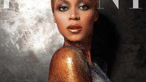Beyoncé meztelen, arannyal borított teste