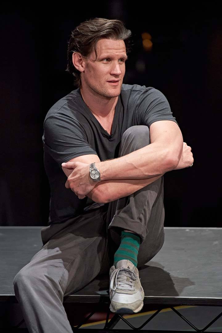 Ahogy M `bufferel` W kérdéseinek megválaszolása előtt, a Zoomos közvetítés során különösen vicces replika W részéről