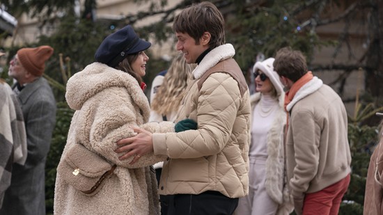 5 könnyed és romantikus sorozat, ha imádtad az Emily Párizsbant