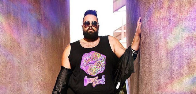 Férfi modellel reklámoz egy női ruhákat forgalmazó üzlet, az emberek kiakadtak!