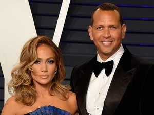 Úristen! Jennnifer Lopez menyasszony lett!