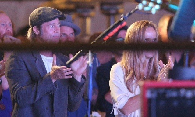 Brad Pitt és a titkozatos szőkeség