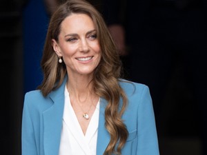 Katalin hercegné pöttyös ruhája mag az álom, mintha Diana hercegnét látnánk