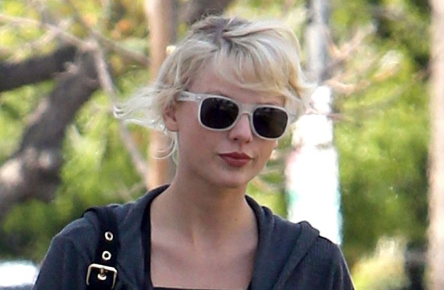 taylor swift, edzőcucc, edzés, hajszín, stílusváltás